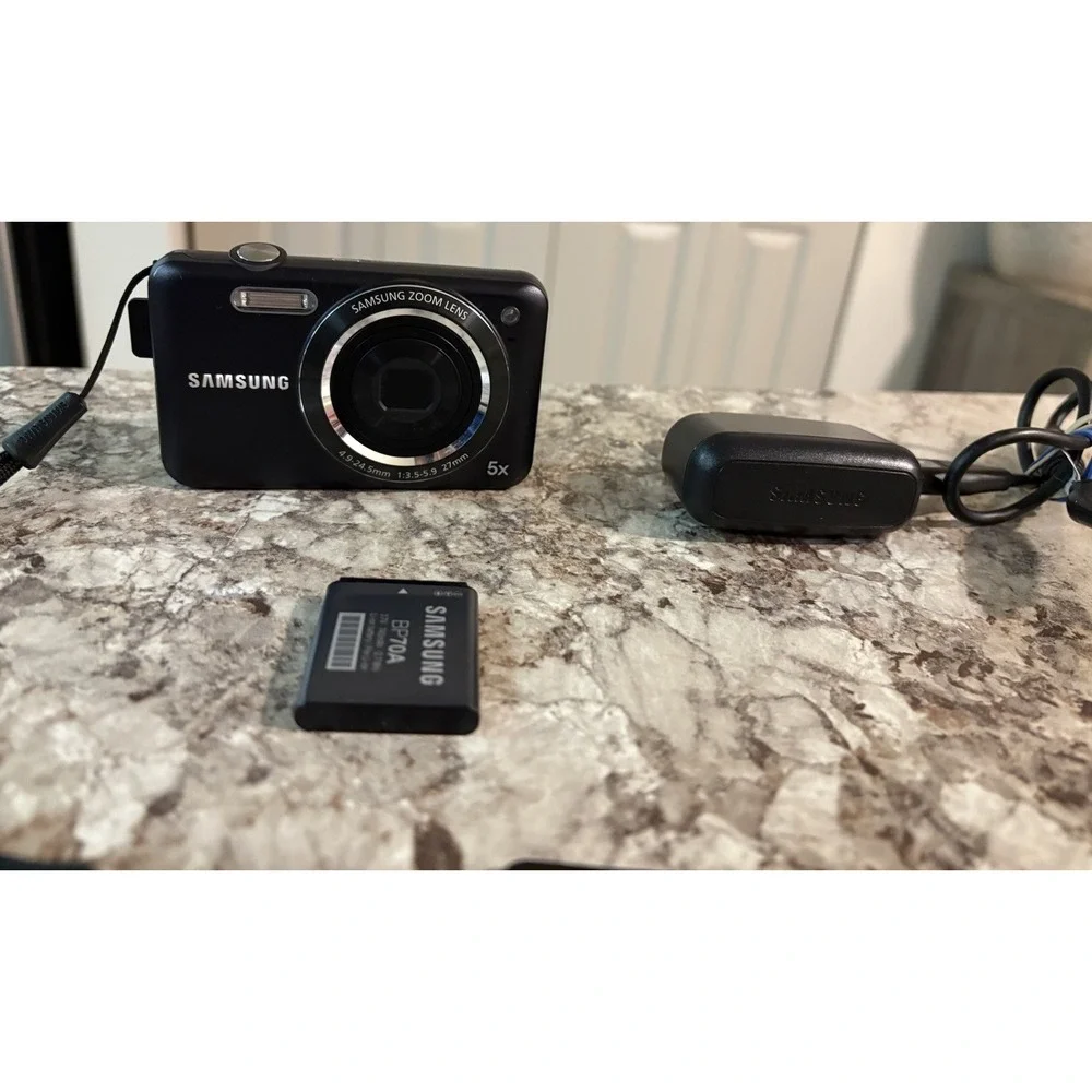 Samsung‎ SL605 12.2MP Black Digital Camera W/Battery, Charging Cable+SD VGUC